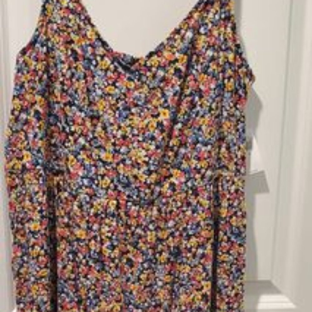 Old Navy Floral dress with pockets!  Size M, full length.  No side slits.